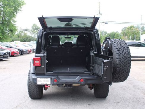 Used 2018 Jeep Wrangler Unlimited Rubicon AWD/4WD image 9