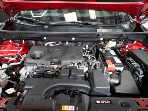 Used 2025 Toyota RAV4 XLE image 31