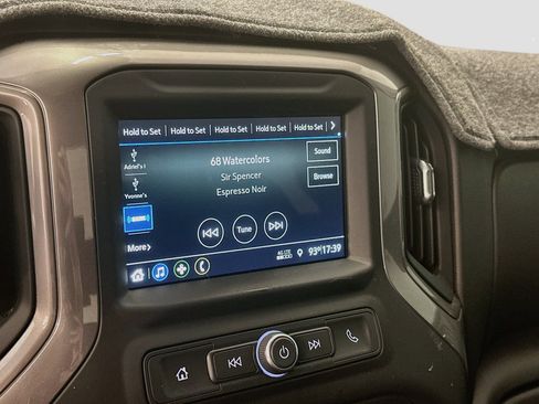 Used 2019 Chevrolet Silverado 1500 Custom w/ Custom Value Package AWD/4WD image 21