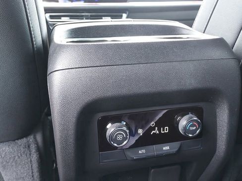 Used 2025 Chevrolet Traverse Z71 w/ Driver Confidence Package image 24