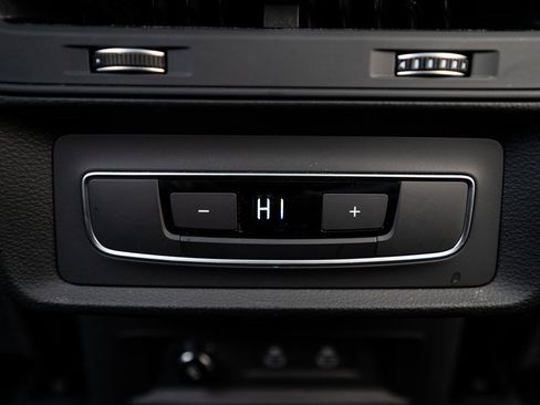 Used 2023 Audi Q7 2.0T Premium w/ Convenience Package image 42