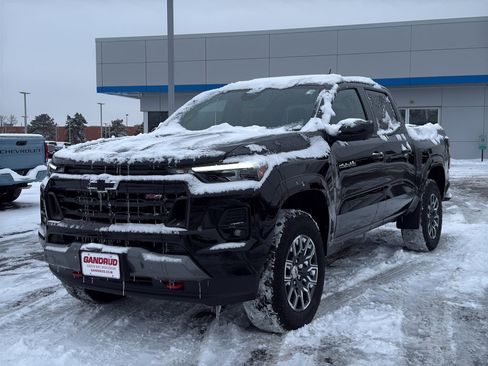 Used 2024 Chevrolet Colorado Z71 w/ Z71 Convenience Package 2 image 2