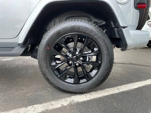 Used 2023 Jeep Wrangler Altitude image 31