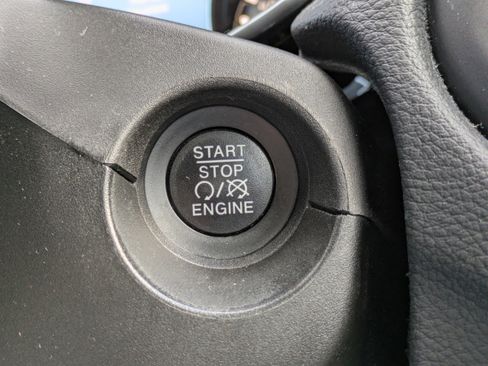 Used 2019 Jeep Compass Latitude w/ Popular Equipment Group image 12