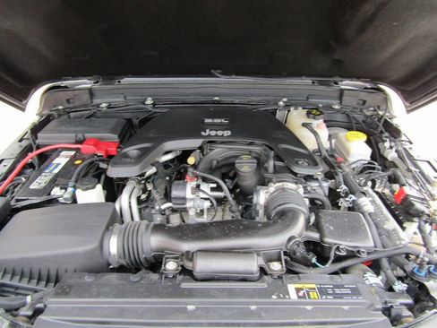 Used 2021 Jeep Wrangler Unlimited Rubicon image 31