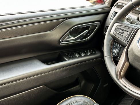 Used 2024 GMC Yukon AT4 w/ Technology Package image 23