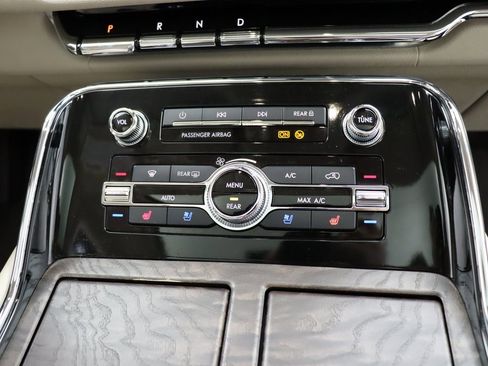 Used 2021 Lincoln Navigator Reserve w/ Luxury Package image 25