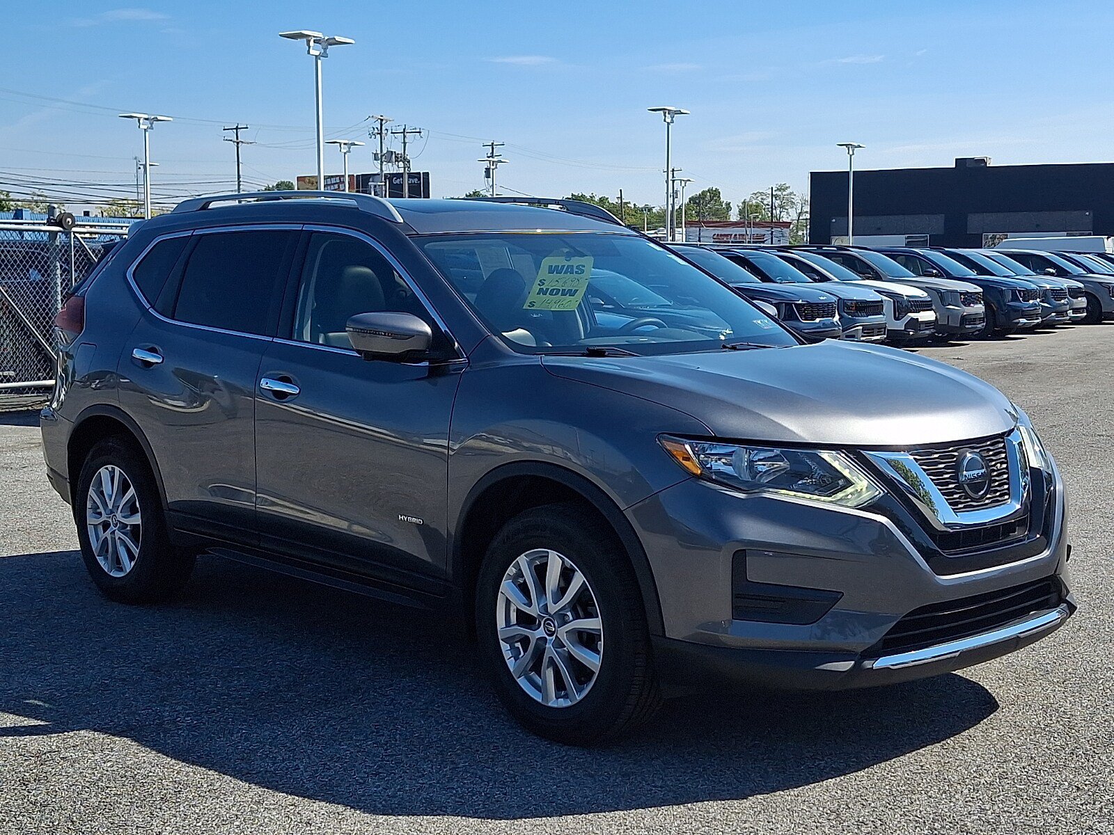 Used 2018 Nissan Rogue SV w/ Premium Package AWD/4WD image 3