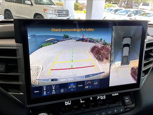 Used 2025 Toyota Tundra Limited AWD/4WD image 15