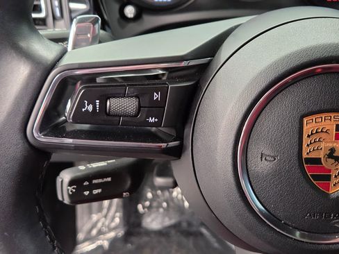 Certified 2022 Porsche Macan AWD/4WD image 19