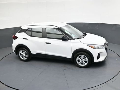 Certified 2025 Nissan Kicks Play S FWD image 23