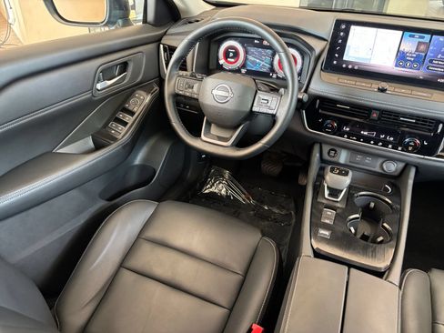 Used 2026 Nissan Rogue SL FWD image 37