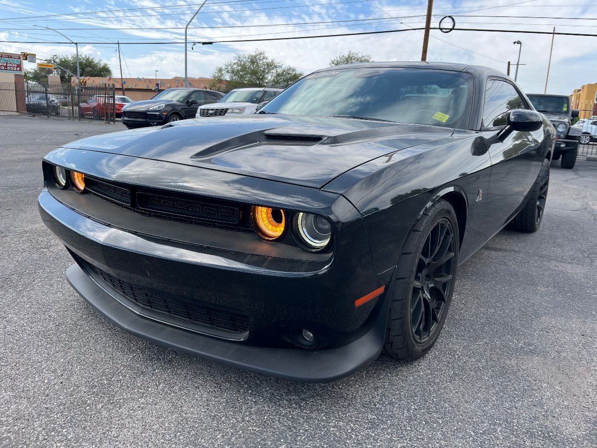 Used 2015 Dodge Challenger R/T Scat Pack w/ Leather Interior Group RWD image 7