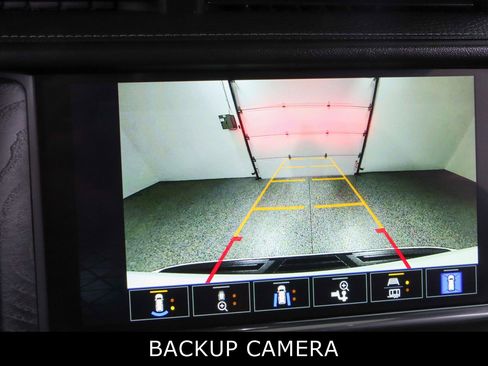 Used 2023 GMC Yukon Denali AWD/4WD image 20
