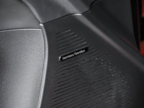 Used 2015 Dodge Challenger SRT Hellcat image 18