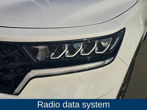 Used 2022 Kia Sorento S w/ Panoramic Sunroof Package FWD image 6
