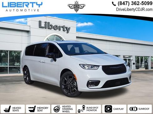 New 2026 Chrysler Pacifica Select FWD image 1