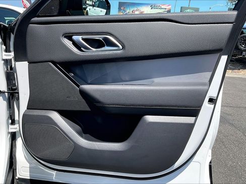 Certified 2022 Land Rover Range Rover Velar R-Dynamic S AWD/4WD image 21