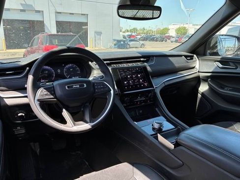 Used 2024 Jeep Grand Cherokee Altitude AWD/4WD image 6