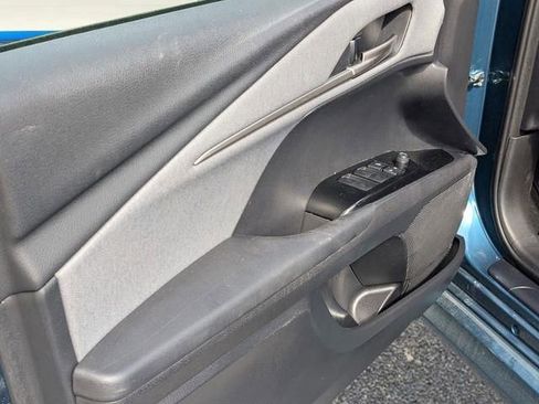 Used 2025 Toyota Camry LE w/ Convenience Package image 14