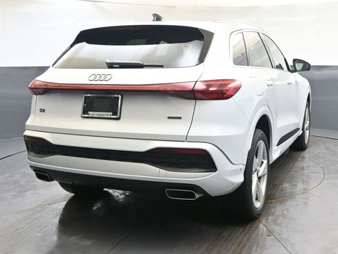 Certified 2025 Audi Q5 2.0T Premium Plus w/ Premium Plus image 5
