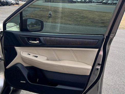 Used 2018 Subaru Outback 2.5i Limited image 19
