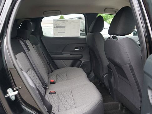 Used 2025 Nissan Kicks SV image 32