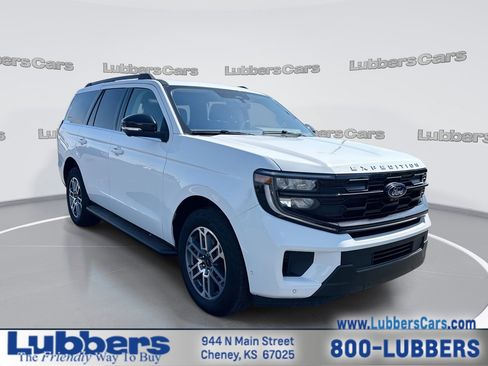 Used 2025 Ford Expedition Active AWD/4WD image 1