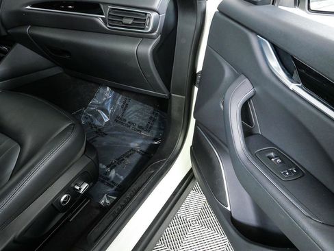 Used 2023 Maserati Levante GT AWD/4WD image 25
