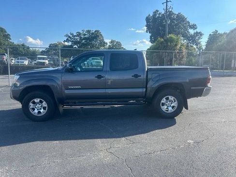 Used 2015 Toyota Tacoma 4x4 Double Cab w/ SR5 Package image 2