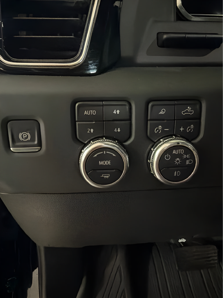 Certified 2025 GMC Sierra 2500 Denali Ultimate w/ LPO, GMC Protection Package AWD/4WD image 17