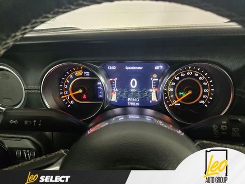 Used 2019 Jeep Wrangler Unlimited Sahara AWD/4WD image 12