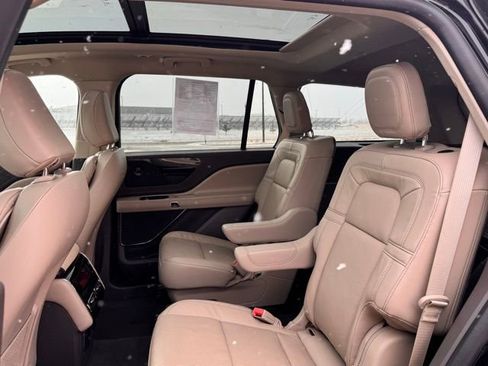 Used 2023 Lincoln Aviator Reserve w/ Class IV Trailer Tow Package image 30