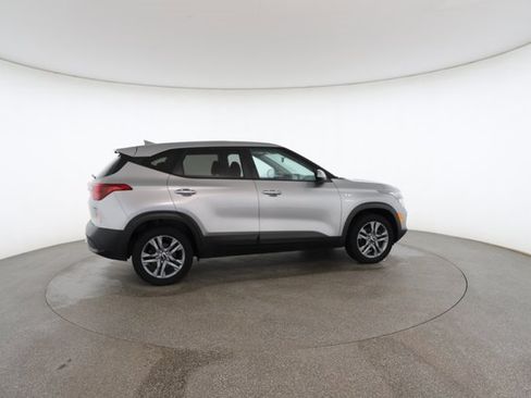 Used 2021 Kia Seltos LX image 21