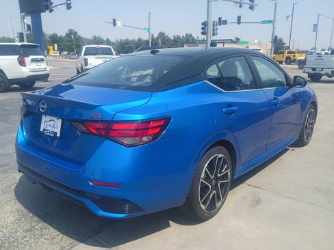 Used 2025 Nissan Sentra SR w/ SR Premium Package FWD image 6