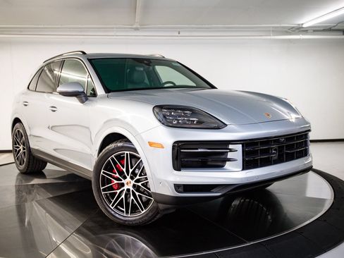 Used 2026 Porsche Cayenne S AWD/4WD image 9