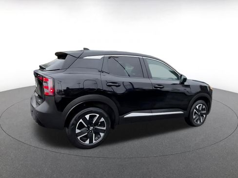 Used 2025 Nissan Kicks SV image 14