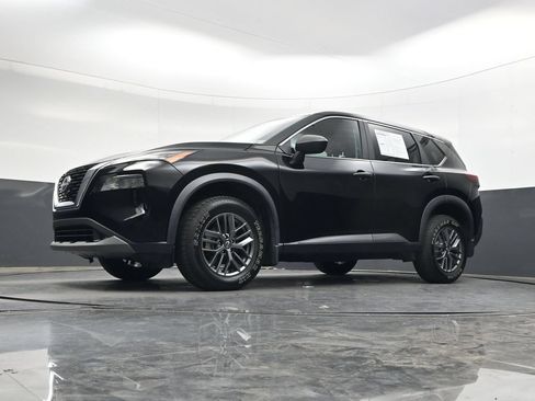 Used 2023 Nissan Rogue S AWD/4WD image 37