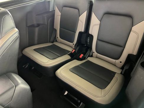 Used 2023 Ford Bronco Wildtrak image 25