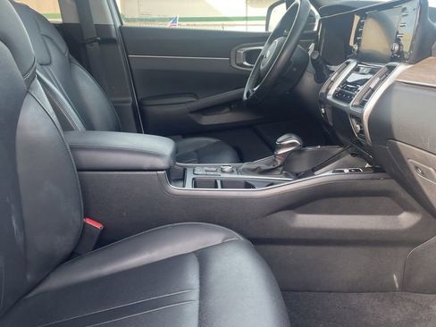 Used 2021 Kia Sorento EX image 9