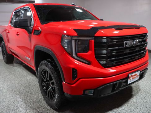 Used 2023 GMC Sierra 1500 Elevation w/ Preferred Package AWD/4WD image 5