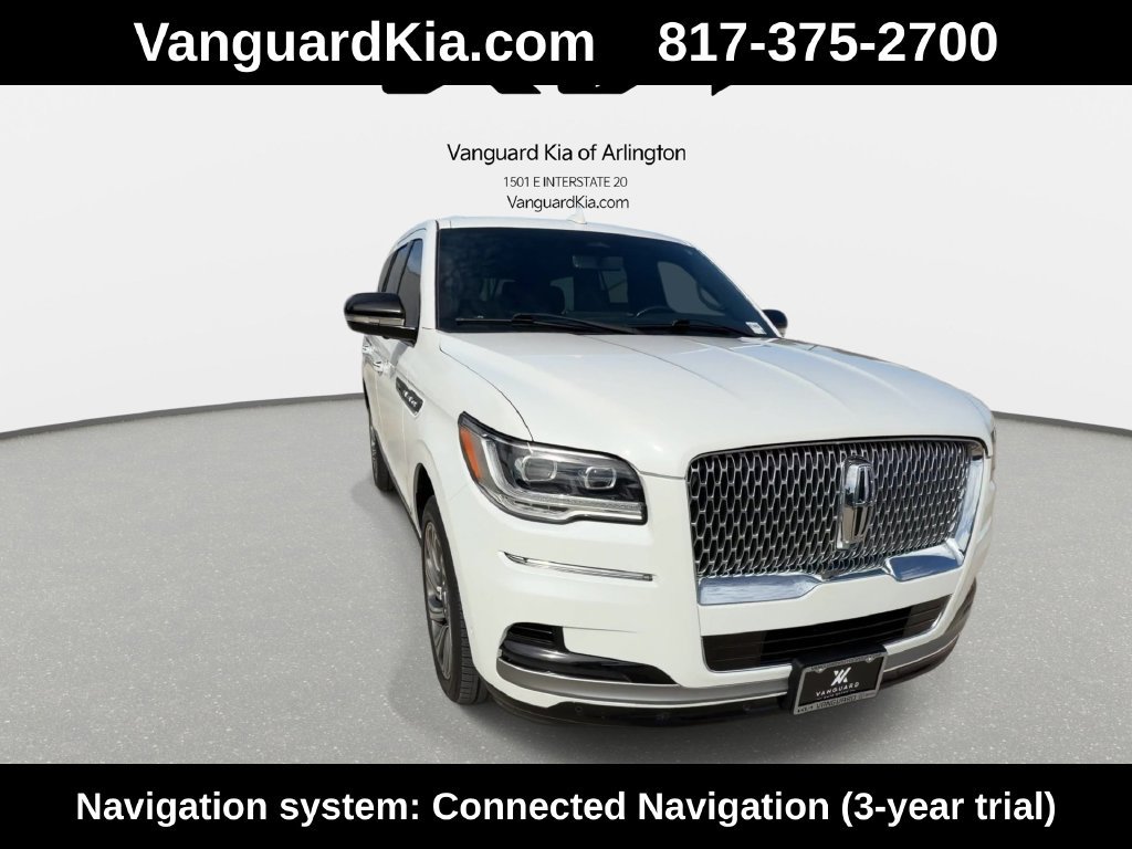 Used 2022 Lincoln Navigator 4WD image 3