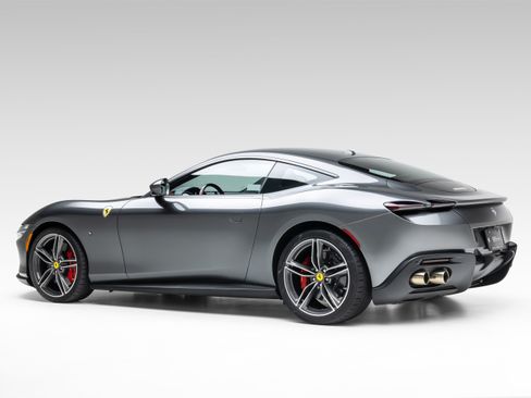 Used 2022 Ferrari Roma RWD image 3