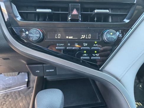 Used 2022 Toyota Camry LE image 15