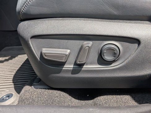 Used 2020 Toyota RAV4 XLE Premium AWD/4WD image 29
