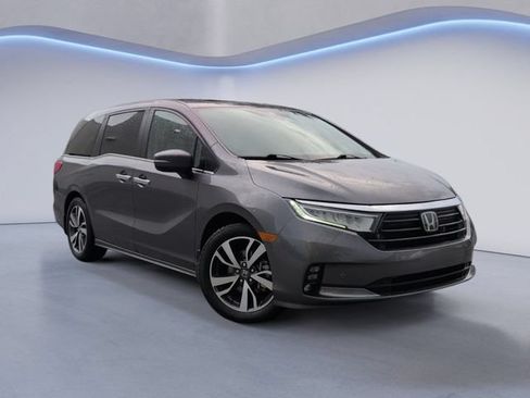 Used 2023 Honda Odyssey Touring image 2