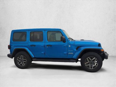 Used 2024 Jeep Wrangler Unlimited Sahara w/ Technology Group AWD/4WD image 4