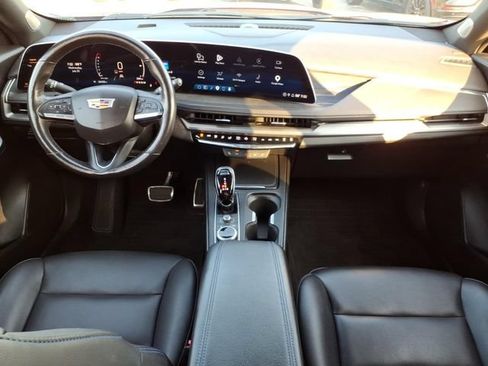 Used 2025 Cadillac XT4 Sport w/ Cold Weather Package FWD image 18