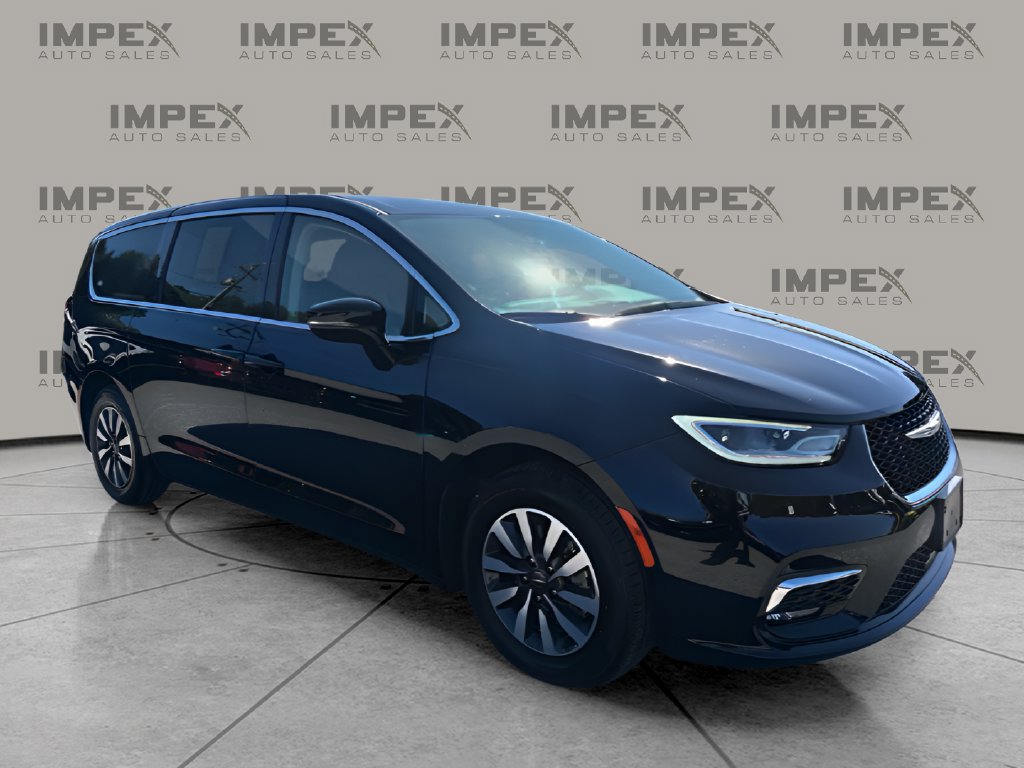 Used 2024 Chrysler Pacifica Limited FWD image 7