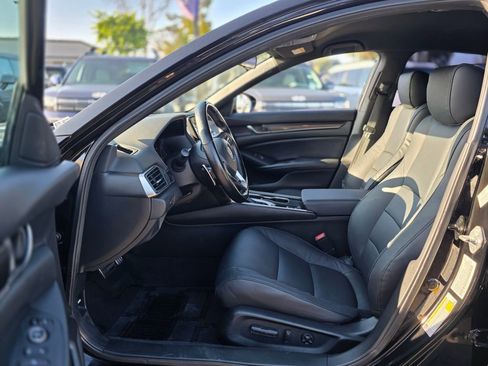 Used 2018 Honda Accord Sport image 10